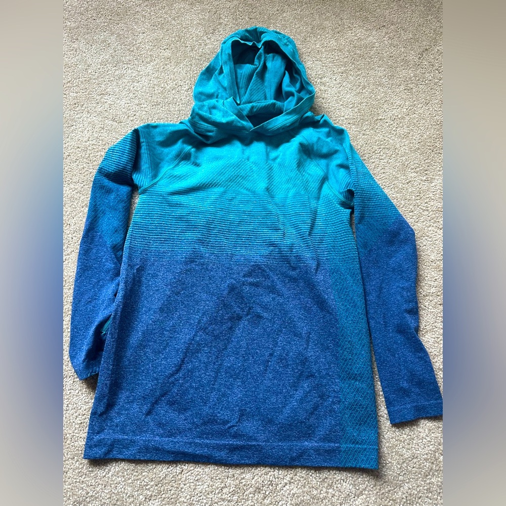 All in Motion Boys active long sleeve shirt with hood M(7/8)